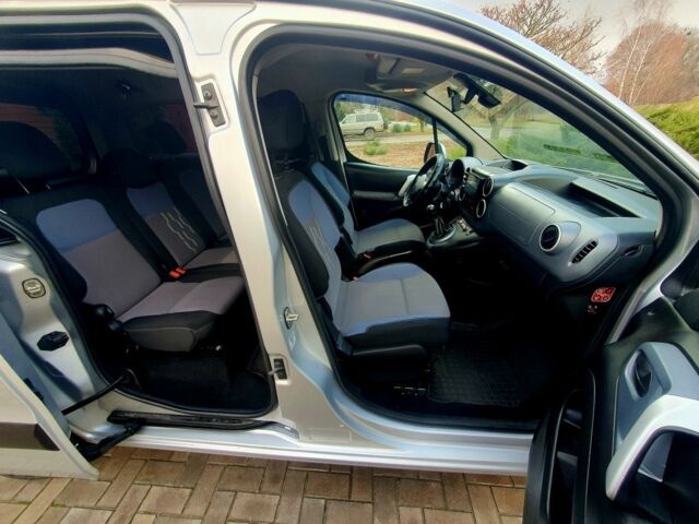 Серый Пежо Partner, объемом двигателя 1.6 л и пробегом 158 тыс. км за 8500 $, фото 12 на Automoto.ua