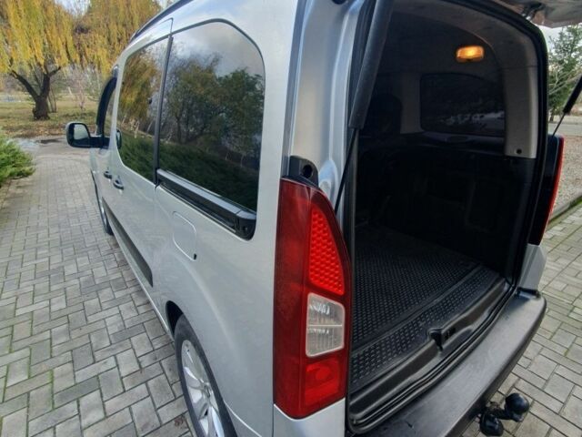 Серый Пежо Partner, объемом двигателя 1.6 л и пробегом 158 тыс. км за 8500 $, фото 19 на Automoto.ua