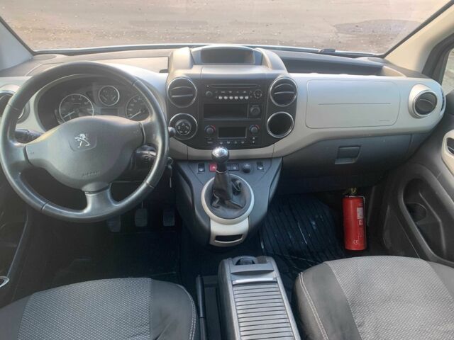 Сірий Пежо Partner, об'ємом двигуна 1.6 л та пробігом 237 тис. км за 9000 $, фото 4 на Automoto.ua