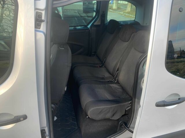 Сірий Пежо Partner, об'ємом двигуна 1.6 л та пробігом 237 тис. км за 9000 $, фото 7 на Automoto.ua