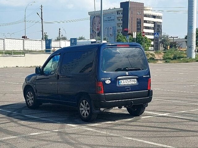Синий Пежо Partner, объемом двигателя 1.9 л и пробегом 370 тыс. км за 2800 $, фото 4 на Automoto.ua