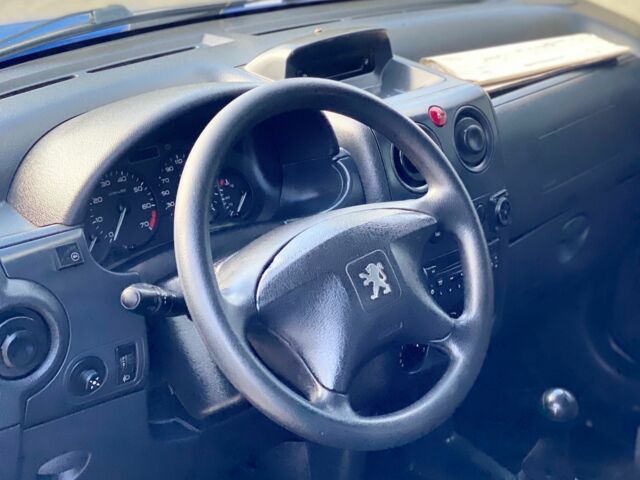 Синій Пежо Partner, об'ємом двигуна 1.4 л та пробігом 210 тис. км за 2500 $, фото 5 на Automoto.ua