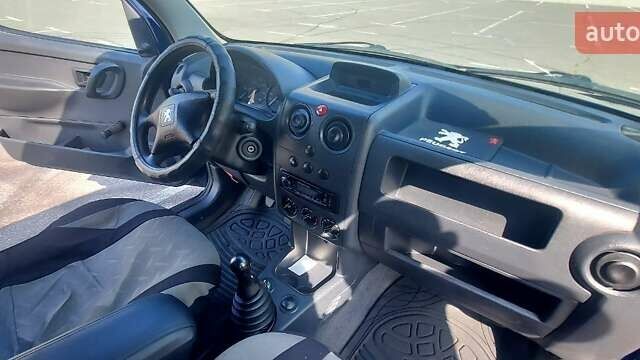 Синий Пежо Partner, объемом двигателя 1.9 л и пробегом 370 тыс. км за 2800 $, фото 7 на Automoto.ua