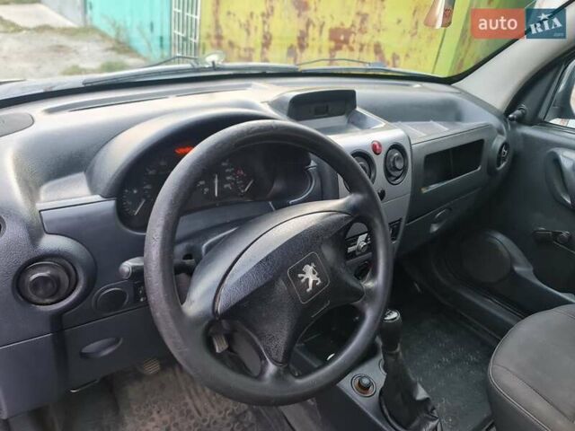 Синий Пежо Partner, объемом двигателя 1.87 л и пробегом 295 тыс. км за 3800 $, фото 19 на Automoto.ua