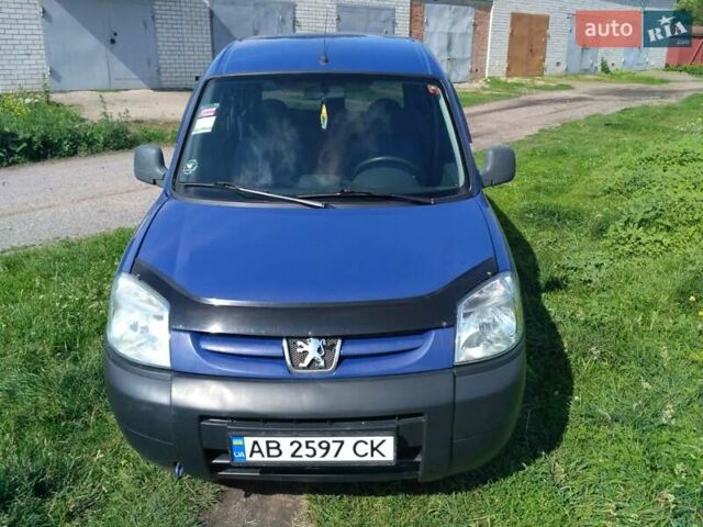 Синий Пежо Partner, объемом двигателя 2 л и пробегом 307 тыс. км за 3300 $, фото 4 на Automoto.ua