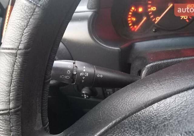 Синій Пежо Partner, об'ємом двигуна 1.6 л та пробігом 230 тис. км за 4650 $, фото 9 на Automoto.ua