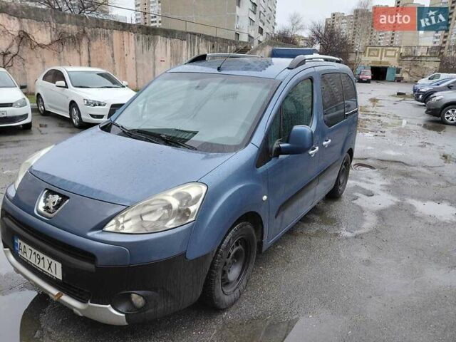 Синий Пежо Partner, объемом двигателя 1.56 л и пробегом 330 тыс. км за 7000 $, фото 1 на Automoto.ua