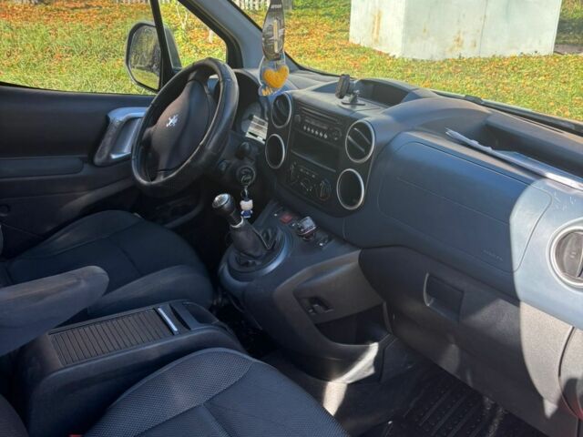 Синий Пежо Partner, объемом двигателя 1.6 л и пробегом 330 тыс. км за 4999 $, фото 9 на Automoto.ua