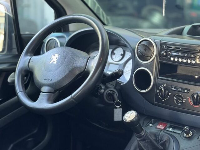 Синий Пежо Partner, объемом двигателя 1.6 л и пробегом 146 тыс. км за 2500 $, фото 1 на Automoto.ua