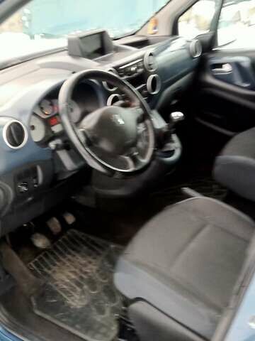 Синий Пежо Partner, объемом двигателя 1.6 л и пробегом 326 тыс. км за 6800 $, фото 7 на Automoto.ua