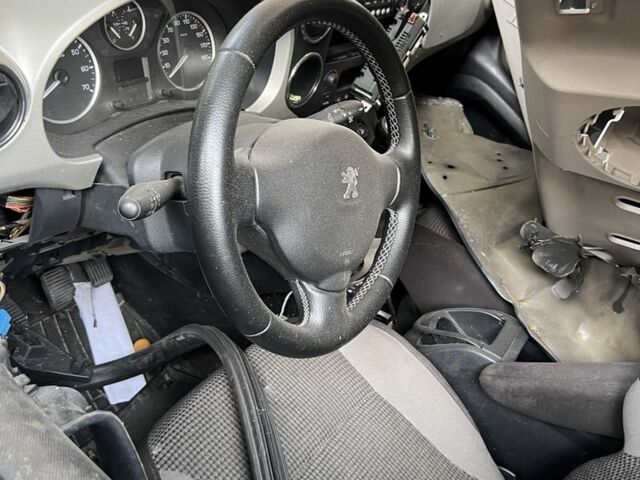 Синий Пежо Partner, объемом двигателя 1.6 л и пробегом 230 тыс. км за 2500 $, фото 4 на Automoto.ua