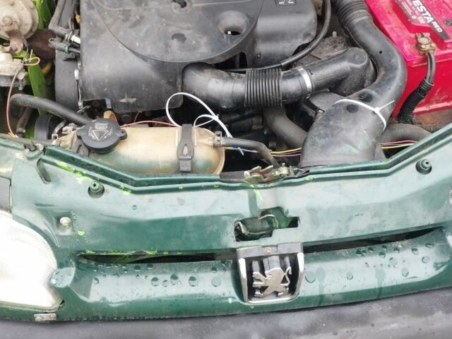 Зеленый Пежо Partner, объемом двигателя 1.9 л и пробегом 392 тыс. км за 2000 $, фото 4 на Automoto.ua