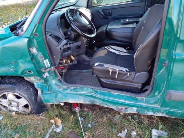 Зеленый Пежо Partner, объемом двигателя 1.9 л и пробегом 220 тыс. км за 2000 $, фото 3 на Automoto.ua