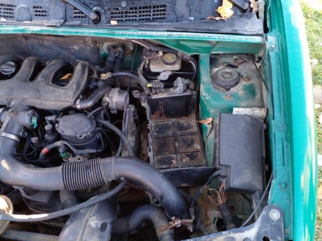 Зеленый Пежо Partner, объемом двигателя 1.9 л и пробегом 220 тыс. км за 2000 $, фото 7 на Automoto.ua