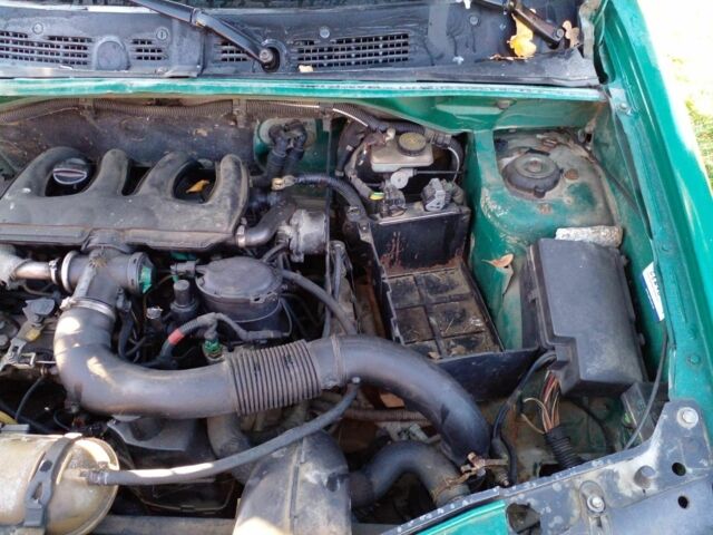 Зеленый Пежо Partner, объемом двигателя 1.9 л и пробегом 220 тыс. км за 2000 $, фото 8 на Automoto.ua