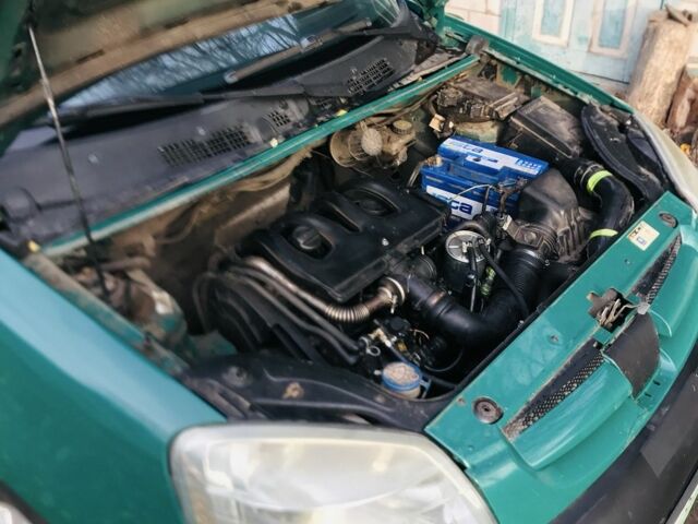 Зеленый Пежо Partner, объемом двигателя 1.9 л и пробегом 300 тыс. км за 1820 $, фото 4 на Automoto.ua