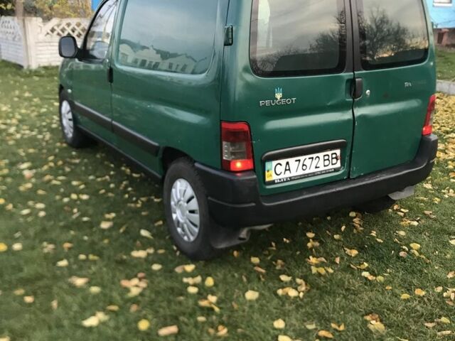 Зеленый Пежо Partner, объемом двигателя 1.9 л и пробегом 300 тыс. км за 1820 $, фото 3 на Automoto.ua