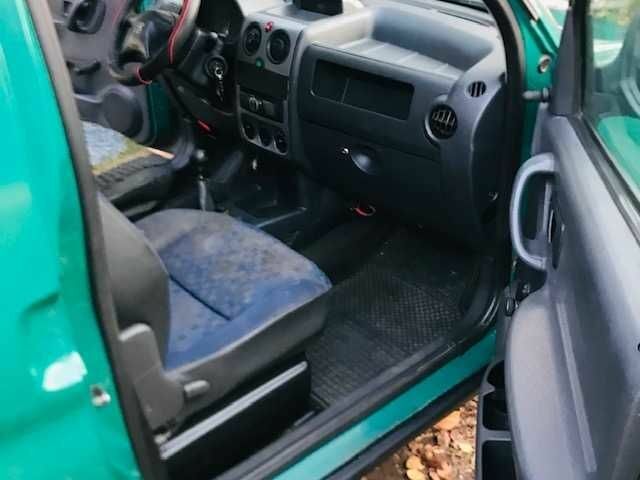 Зеленый Пежо Partner, объемом двигателя 1.9 л и пробегом 340 тыс. км за 1611 $, фото 3 на Automoto.ua