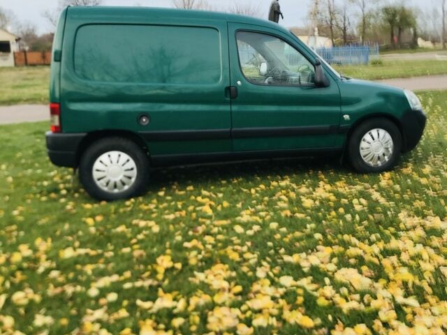 Зеленый Пежо Partner, объемом двигателя 1.9 л и пробегом 300 тыс. км за 1820 $, фото 2 на Automoto.ua