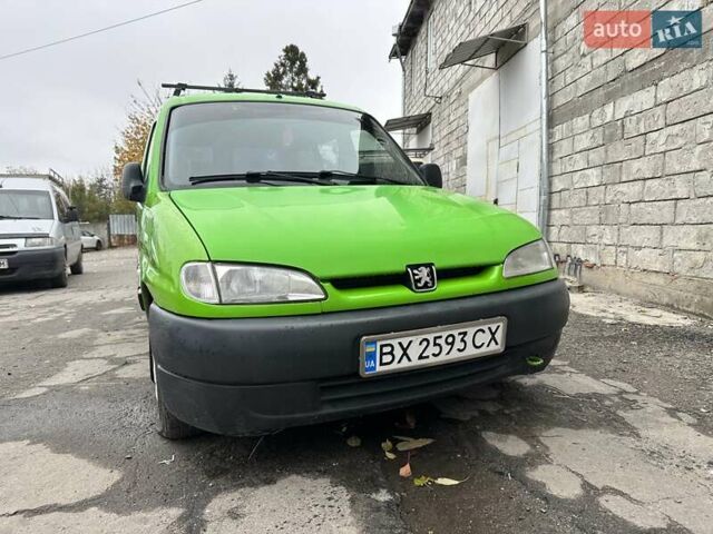 Зеленый Пежо Partner, объемом двигателя 1.9 л и пробегом 287 тыс. км за 2999 $, фото 2 на Automoto.ua