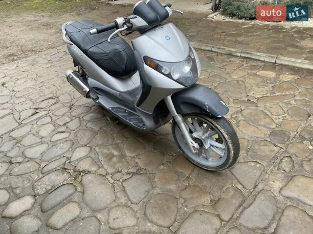 Серый Пиаджо Beverly, объемом двигателя 0 л и пробегом 117 тыс. км за 550 $, фото 3 на Automoto.ua