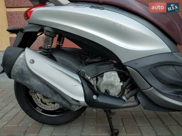 Серый Пиаджо Beverly, объемом двигателя 0 л и пробегом 33 тыс. км за 1400 $, фото 8 на Automoto.ua