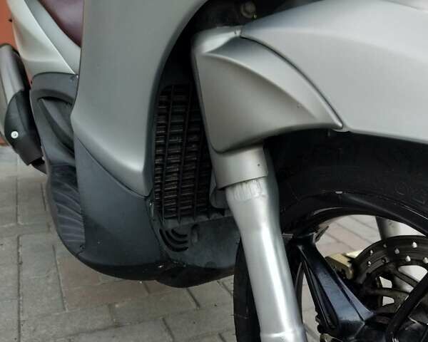Серый Пиаджо Beverly, объемом двигателя 0 л и пробегом 33 тыс. км за 1400 $, фото 18 на Automoto.ua
