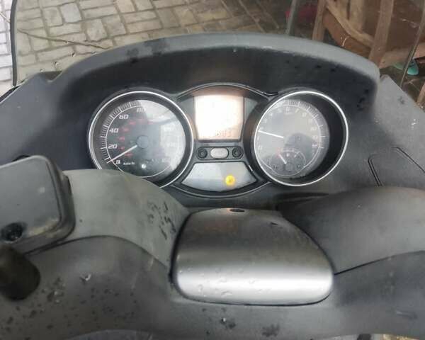 Чорний Піаджо MP3, об'ємом двигуна 0.25 л та пробігом 17 тис. км за 3000 $, фото 11 на Automoto.ua