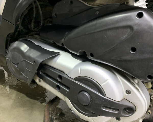 Чорний Піаджо MP3, об'ємом двигуна 0.4 л та пробігом 6 тис. км за 2500 $, фото 4 на Automoto.ua