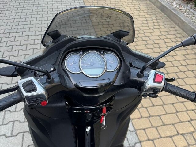 Зелений Піаджо MP3, об'ємом двигуна 0 л та пробігом 19 тис. км за 2900 $, фото 9 на Automoto.ua