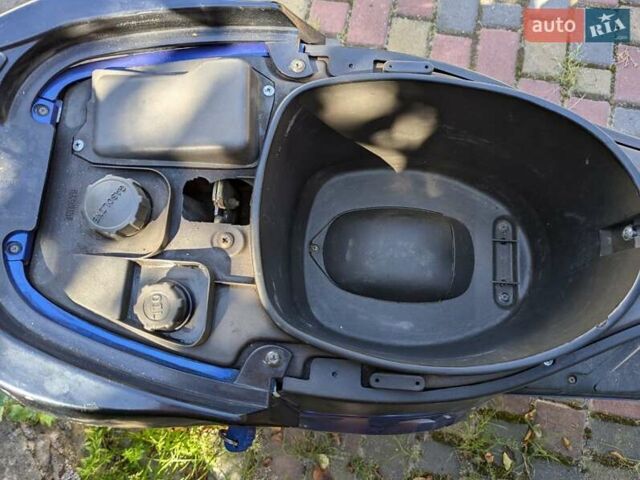 Синий Пиаджо Typhoon, объемом двигателя 0.05 л и пробегом 25 тыс. км за 400 $, фото 4 на Automoto.ua