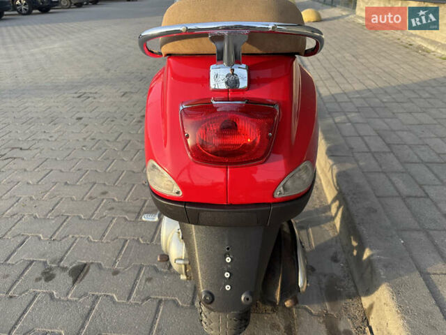 Красный Пиаджо Vespa, объемом двигателя 0.5 л и пробегом 18 тыс. км за 1000 $, фото 8 на Automoto.ua