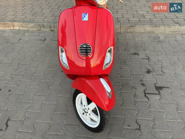 Красный Пиаджо Vespa, объемом двигателя 0.5 л и пробегом 18 тыс. км за 1000 $, фото 11 на Automoto.ua