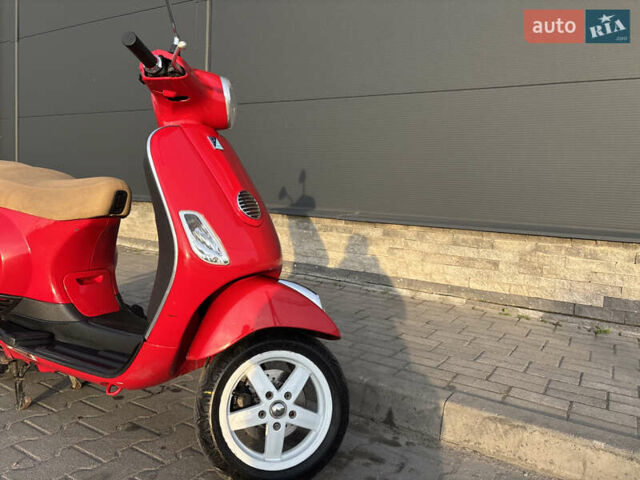 Красный Пиаджо Vespa, объемом двигателя 0.5 л и пробегом 18 тыс. км за 1000 $, фото 1 на Automoto.ua