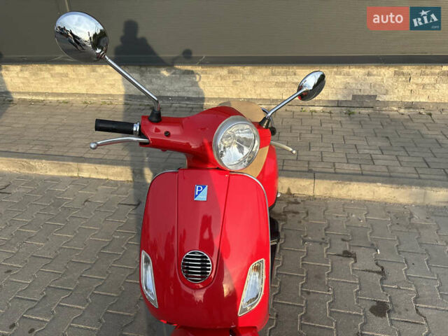 Красный Пиаджо Vespa, объемом двигателя 0.5 л и пробегом 18 тыс. км за 1000 $, фото 5 на Automoto.ua