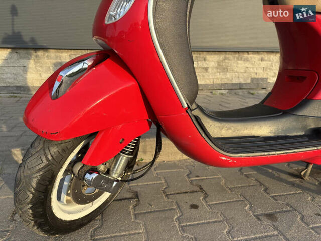 Красный Пиаджо Vespa, объемом двигателя 0.5 л и пробегом 18 тыс. км за 1000 $, фото 9 на Automoto.ua