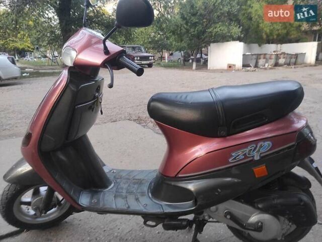 Червоний Піаджо Zip, об'ємом двигуна 0.05 л та пробігом 6 тис. км за 500 $, фото 1 на Automoto.ua