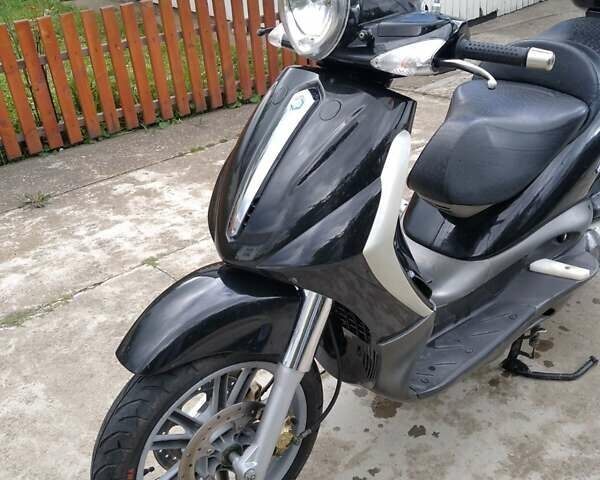 Черный Пиаджо Beverly 500, объемом двигателя 0 л и пробегом 14 тыс. км за 1200 $, фото 6 на Automoto.ua