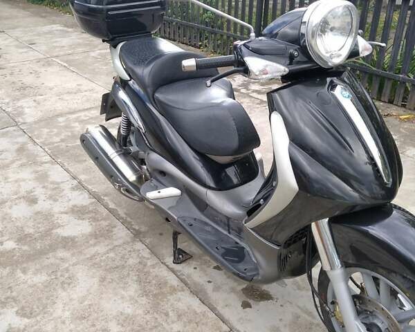 Черный Пиаджо Beverly 500, объемом двигателя 0 л и пробегом 14 тыс. км за 1200 $, фото 4 на Automoto.ua