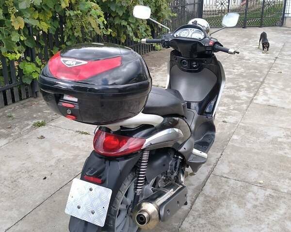 Черный Пиаджо Beverly 500, объемом двигателя 0 л и пробегом 14 тыс. км за 1200 $, фото 2 на Automoto.ua