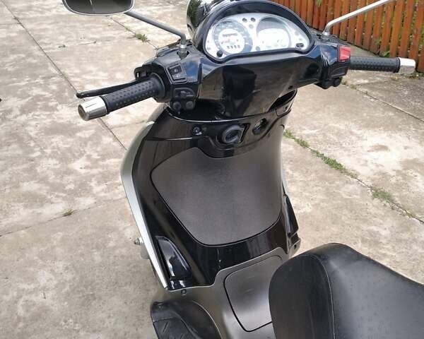 Черный Пиаджо Beverly 500, объемом двигателя 0 л и пробегом 14 тыс. км за 1200 $, фото 8 на Automoto.ua