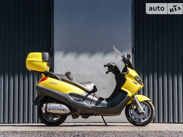 Желтый Пиаджо X9 500, объемом двигателя 0.5 л и пробегом 37 тыс. км за 2800 $, фото 1 на Automoto.ua