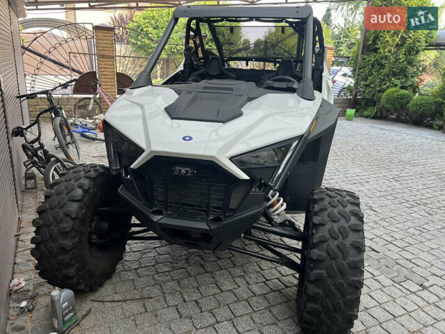Белый Поларис RZR XP 1000, объемом двигателя 1 л и пробегом 1 тыс. км за 22900 $, фото 19 на Automoto.ua