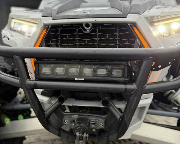 Поларис RZR XP 1000 2021 в Сарнах на Automoto.ua Серый Поларис RZR XP 1000, объемом двигателя 1 л и пробегом 2 тыс. км за 20900 $, фото 10 на Automoto.ua