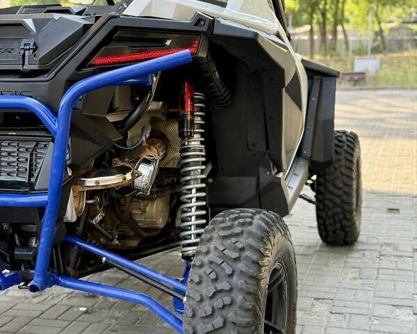 Білий Поларіс RZR XP 1000 EPS, об'ємом двигуна 1 л та пробігом 12 тис. км за 15999 $, фото 18 на Automoto.ua