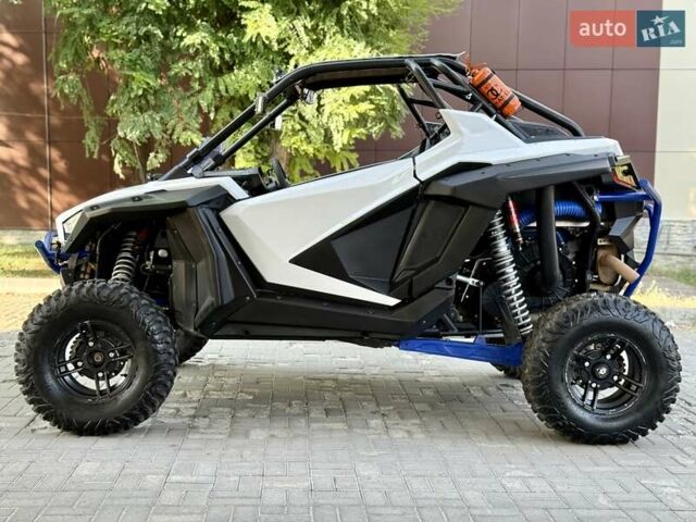 Білий Поларіс RZR XP 1000 EPS, об'ємом двигуна 1 л та пробігом 12 тис. км за 15999 $, фото 22 на Automoto.ua