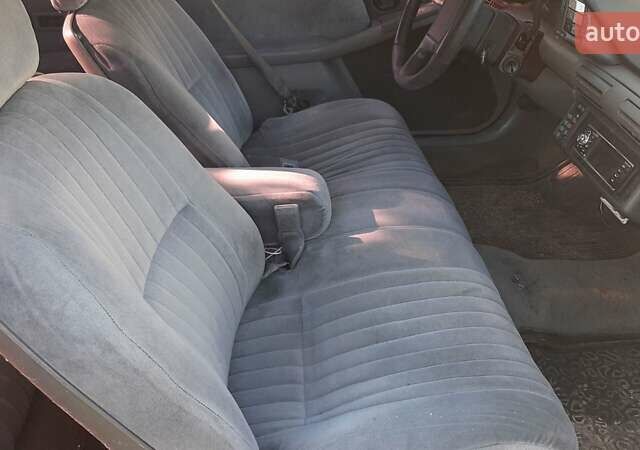 Понтиак Гранд Прикс, объемом двигателя 2.8 л и пробегом 330 тыс. км за 2300 $, фото 3 на Automoto.ua