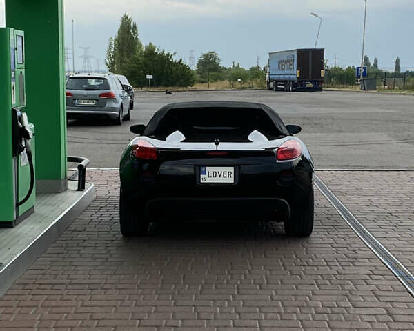 Черный Понтиак Солстис, объемом двигателя 2 л и пробегом 90 тыс. км за 18500 $, фото 3 на Automoto.ua