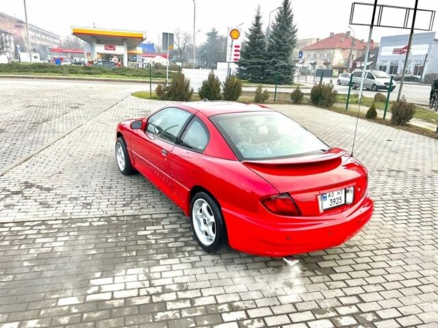 Красный Понтиак Санфаер, объемом двигателя 2.2 л и пробегом 200 тыс. км за 2800 $, фото 6 на Automoto.ua