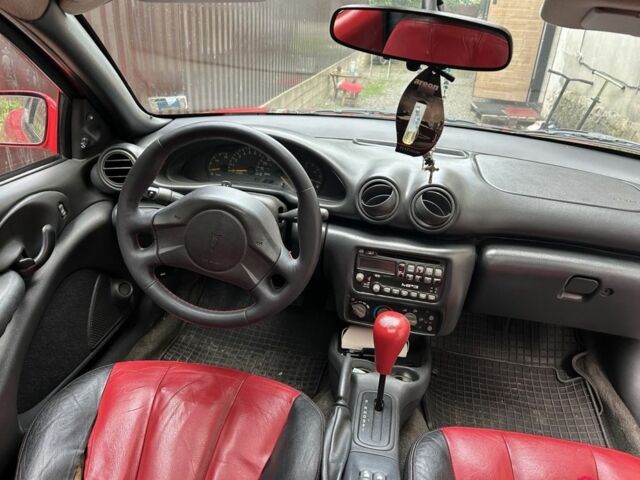 Красный Понтиак Санфаер, объемом двигателя 2.2 л и пробегом 200 тыс. км за 2800 $, фото 2 на Automoto.ua